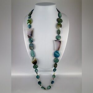 Caroline ROUSSEL Jewelry; Necklace; long; semi-precious stones; hand knotted.